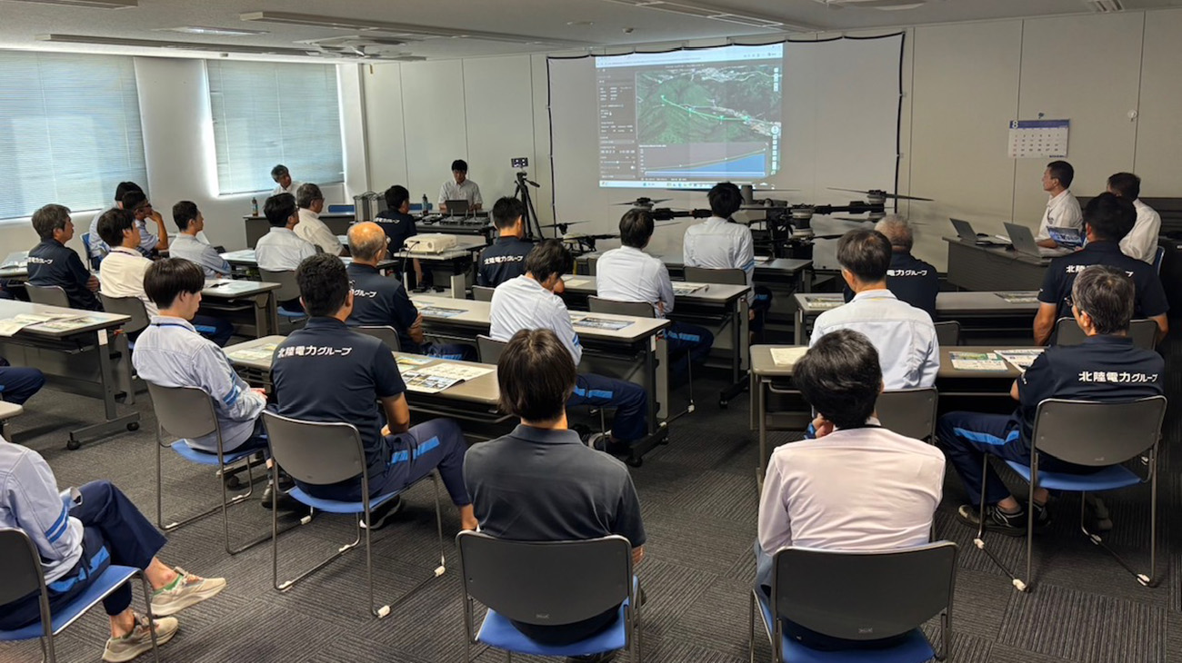 【ドローン運搬説明会】北陸電力送配電株式会社様にて運搬・延線ドローンの取組をご紹介しました。-2026年8月